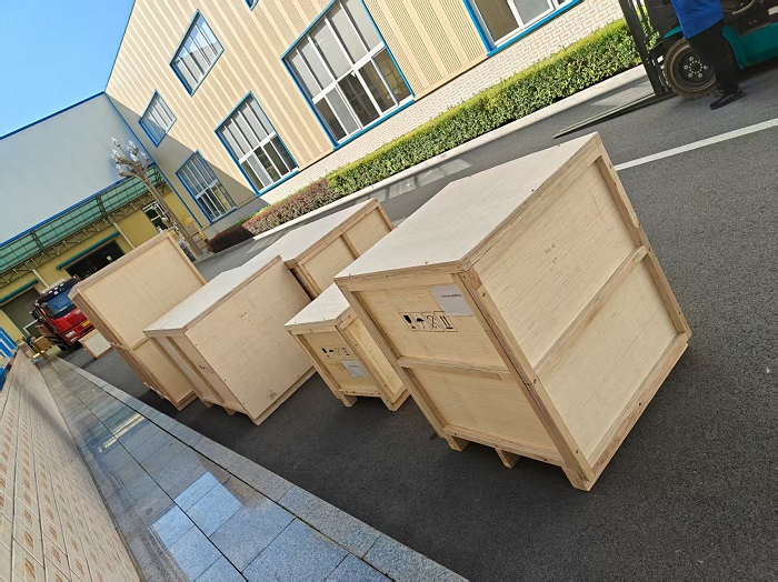 机械配件.jpg 机械配件.jpg