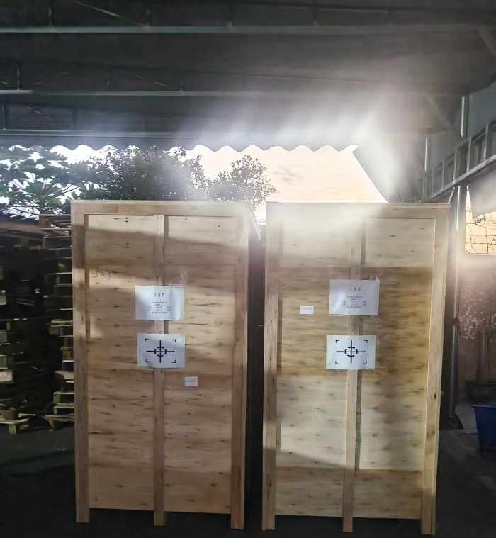 绕线机.jpg 绕线机.jpg